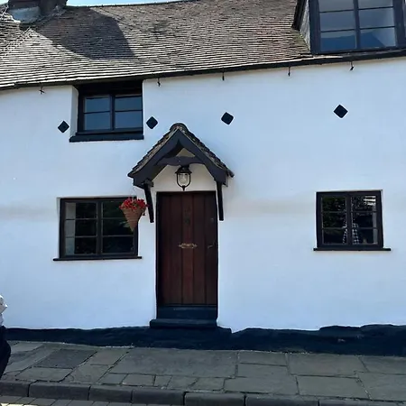 Bewdley River Cottage - Free Private Gated Parking For 2 Cars - River Front Location Exterior photo