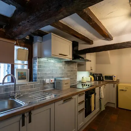 Bewdley River Cottage - Free Private Gated Parking For 2 Cars - River Front Location Exterior photo