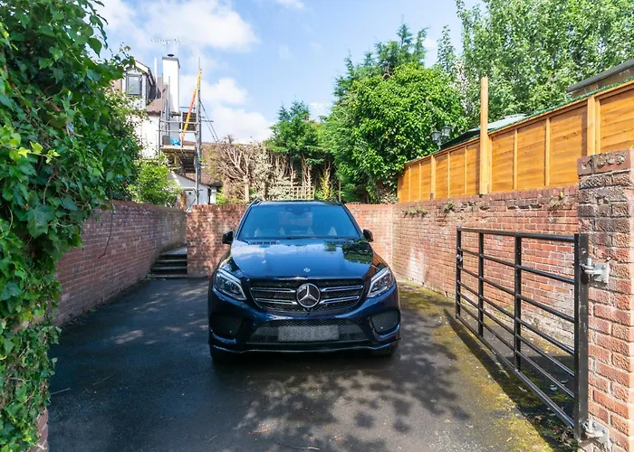 Bewdley River Cottage - Free Private Gated Parking For 2 Cars - River Front Location