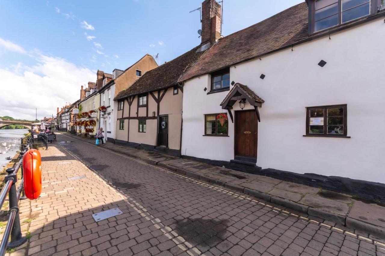 River - Free Private Gated Parking For 2 Cars - River Front Location * Bewdley