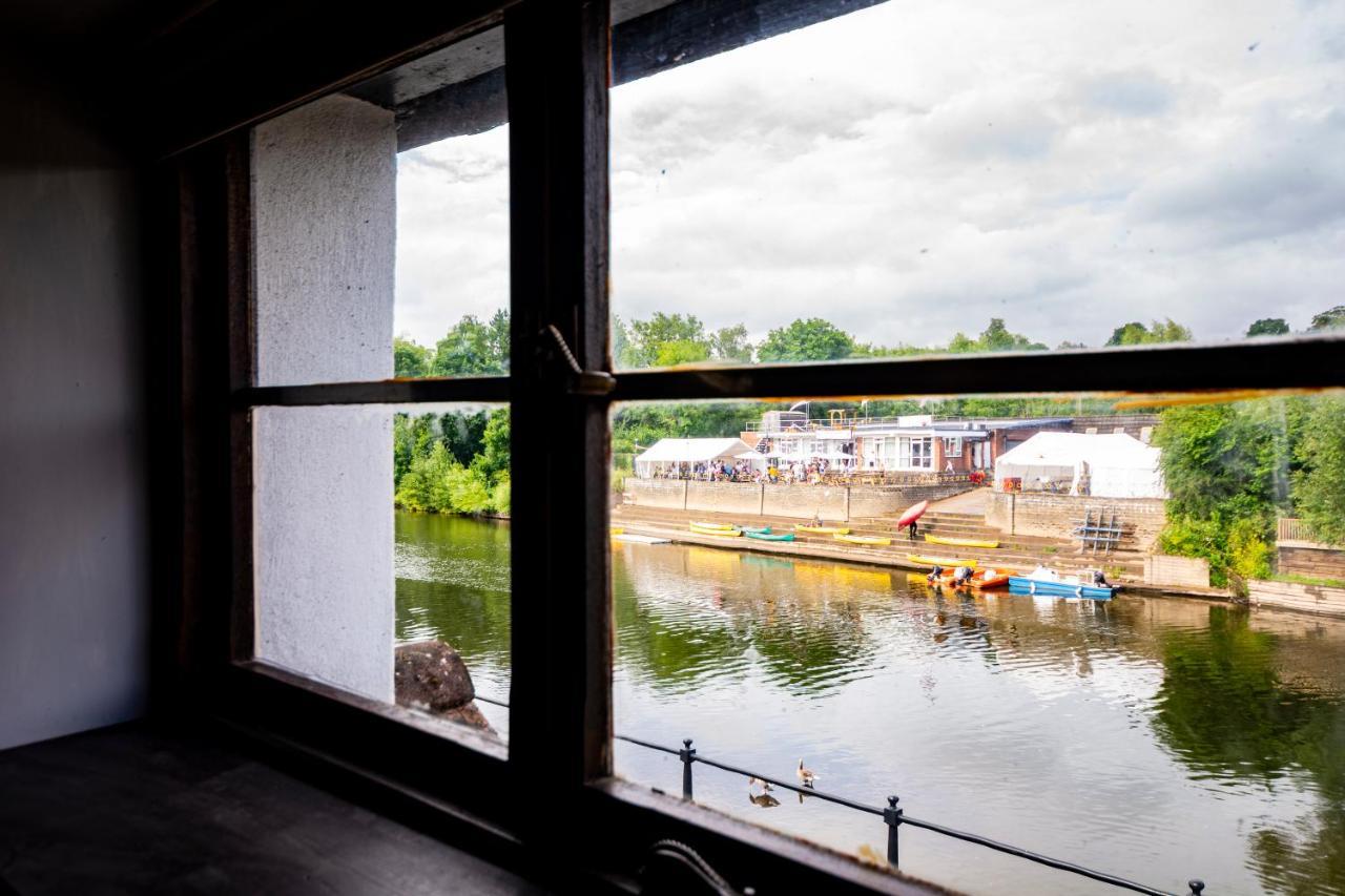 Vakantiehuis River - Free Private Gated Parking For 2 Cars - River Front Location Bewdley